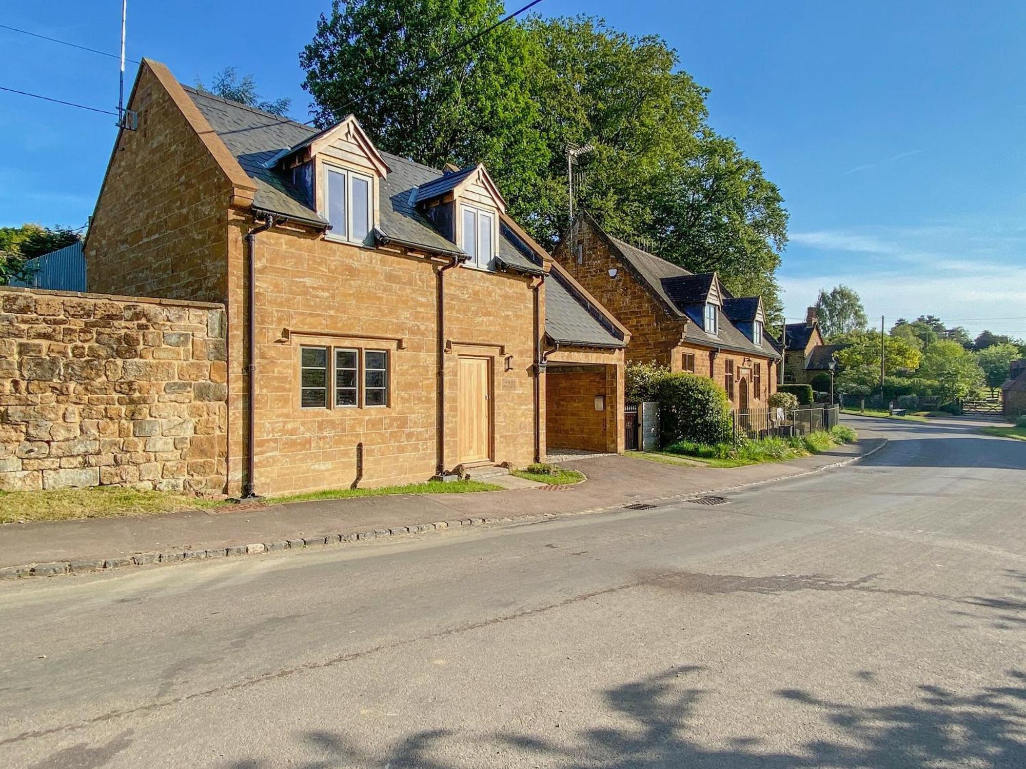 Finch Cottage Farnborough  Екстериор снимка